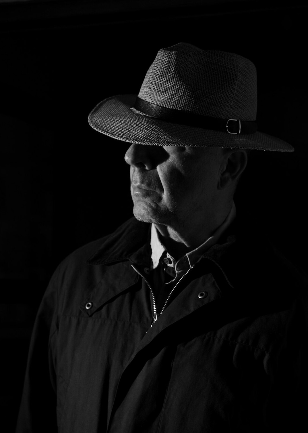 detective in plain clothes